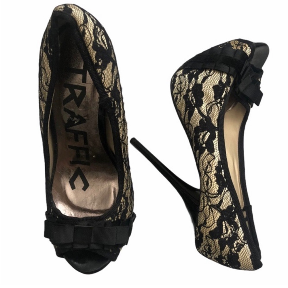 Lace Bow Front Peep Toe Pumps Size 5